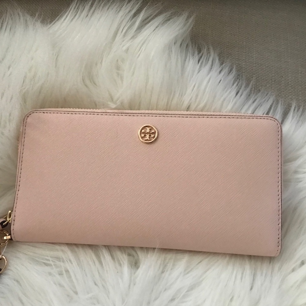 Tory Burch wallet.